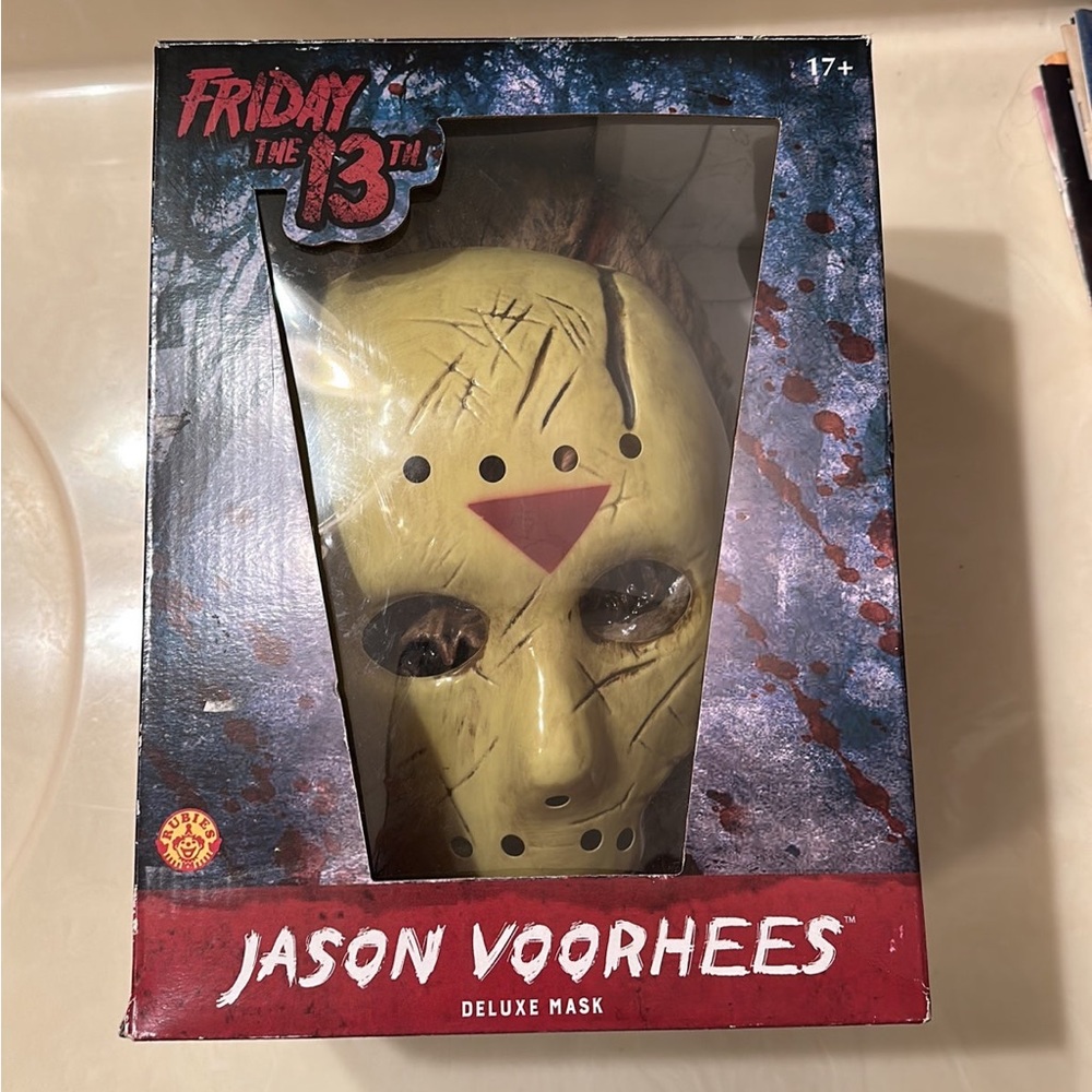 Jason Voorhees deluxe mask